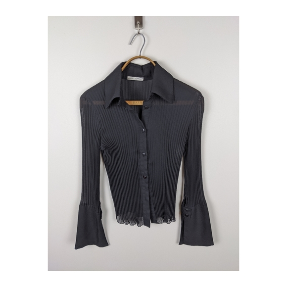 ✨VINTAGE✨ Ribbed Blouse - Picture 2 of 5